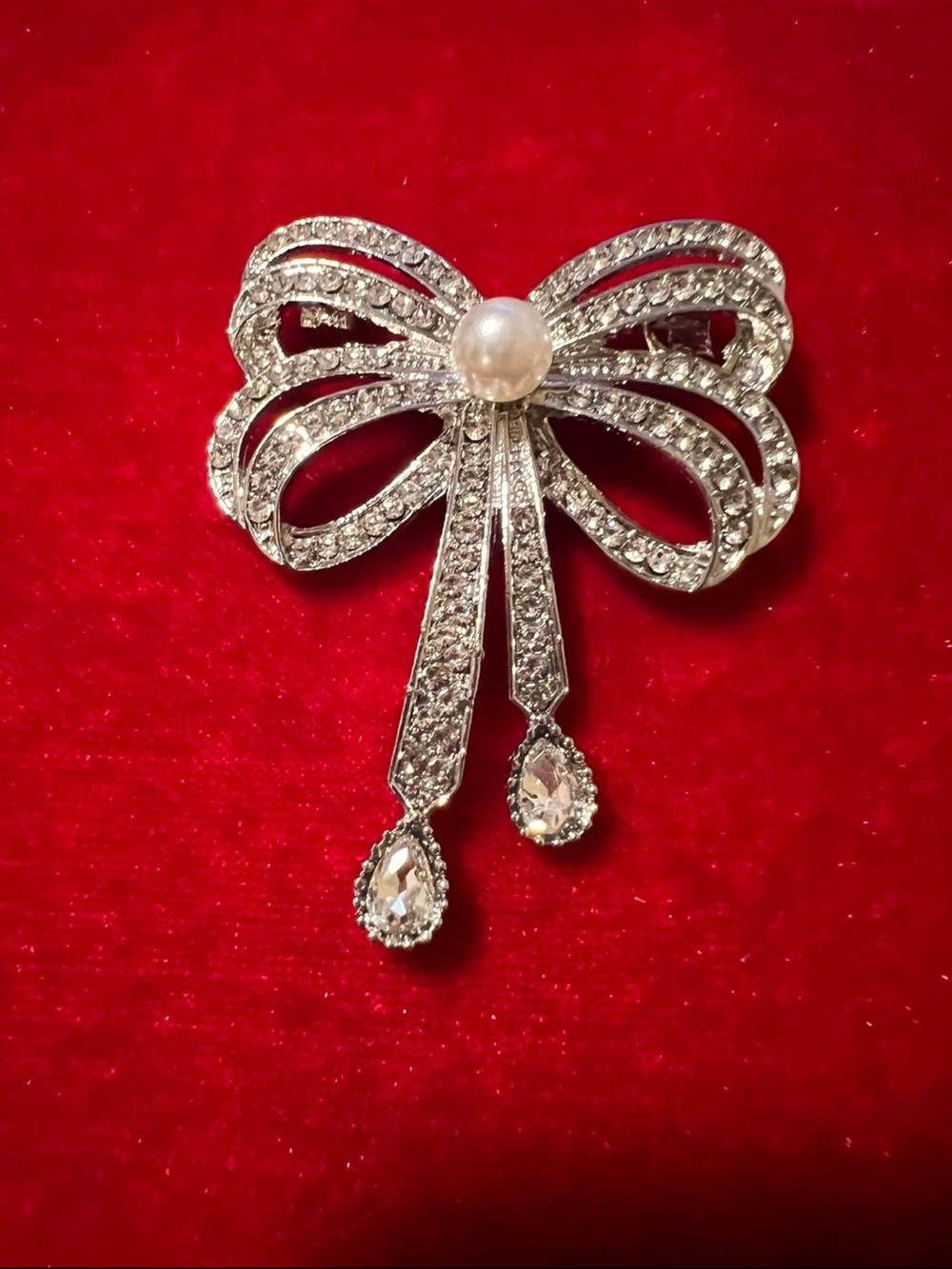 Vintage Rhinestone Bow Pearl Accent Brooch - Silver Tone